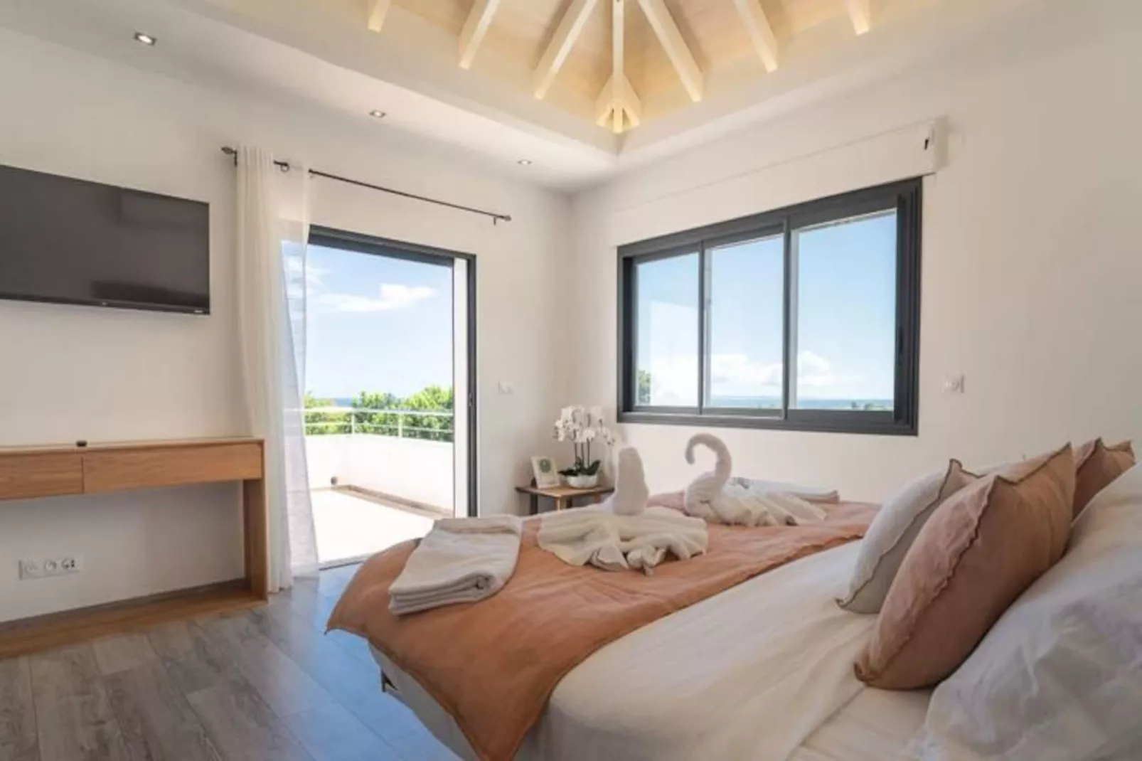 Villa Te Amo-Image-tags.