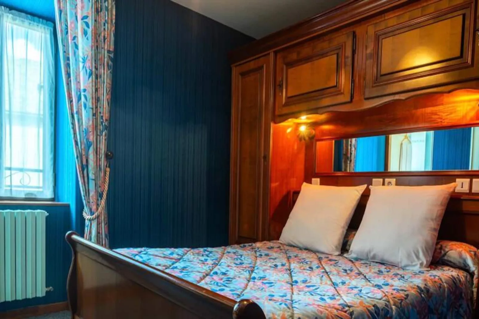 Gîte de France Bon aubrac pour 12 personnes 2 épis-Image-tags.