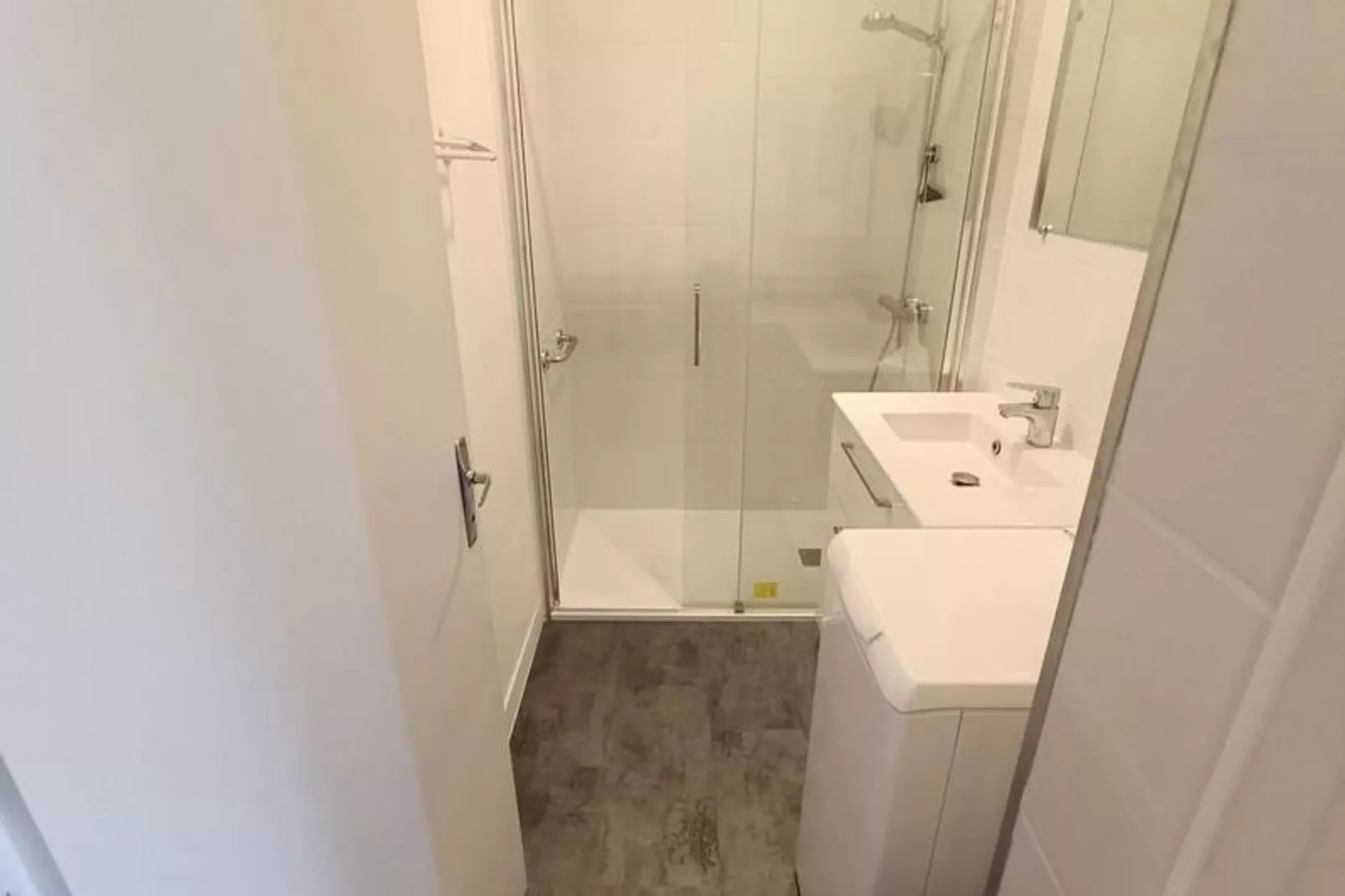 Résidence Montcalm C-Badkamer