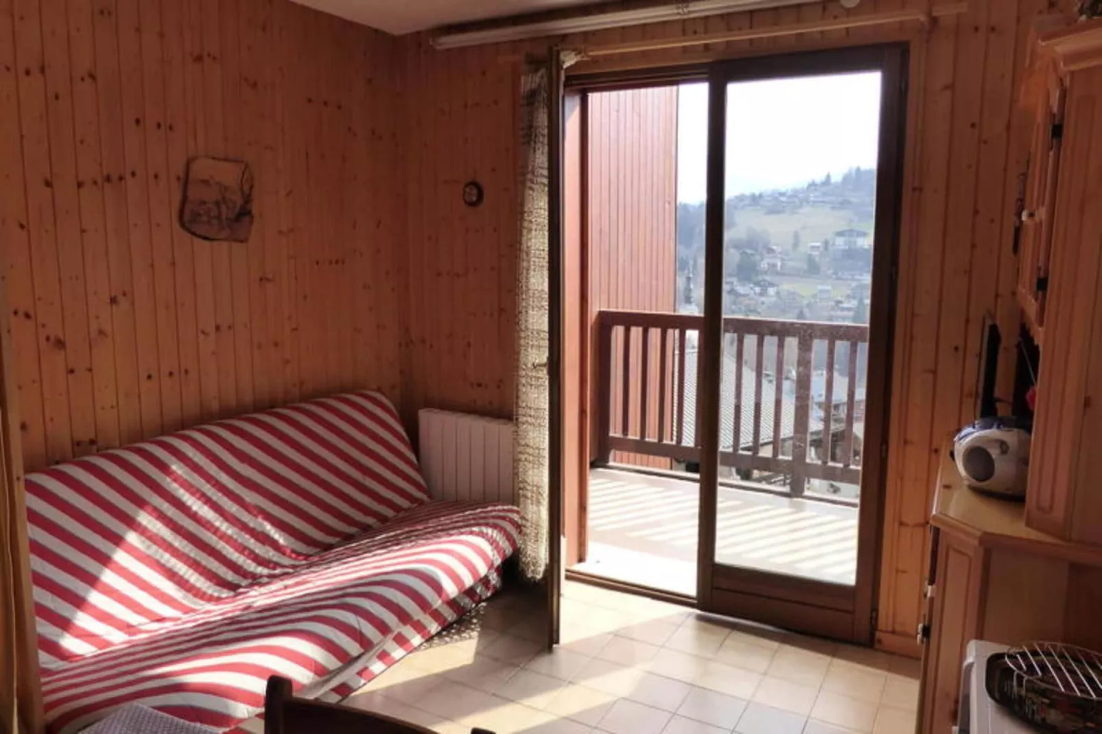 Résidence Les Loges-Buitenkant zomer