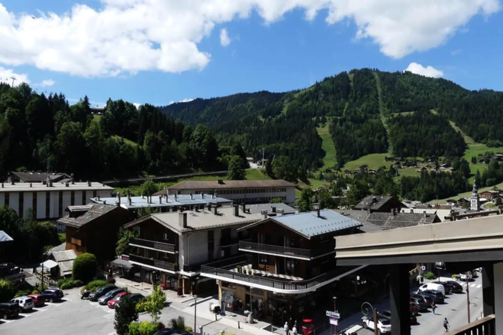 Appartements à La Clusaz-Buitenkant zomer