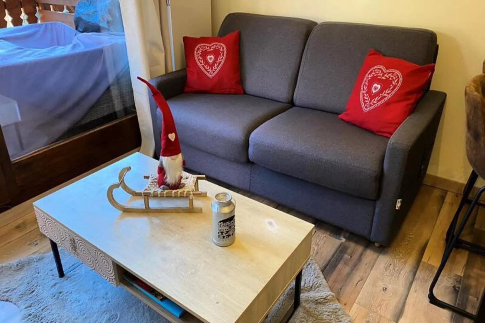 Résidence Les Perthuis-Buitenkant zomer