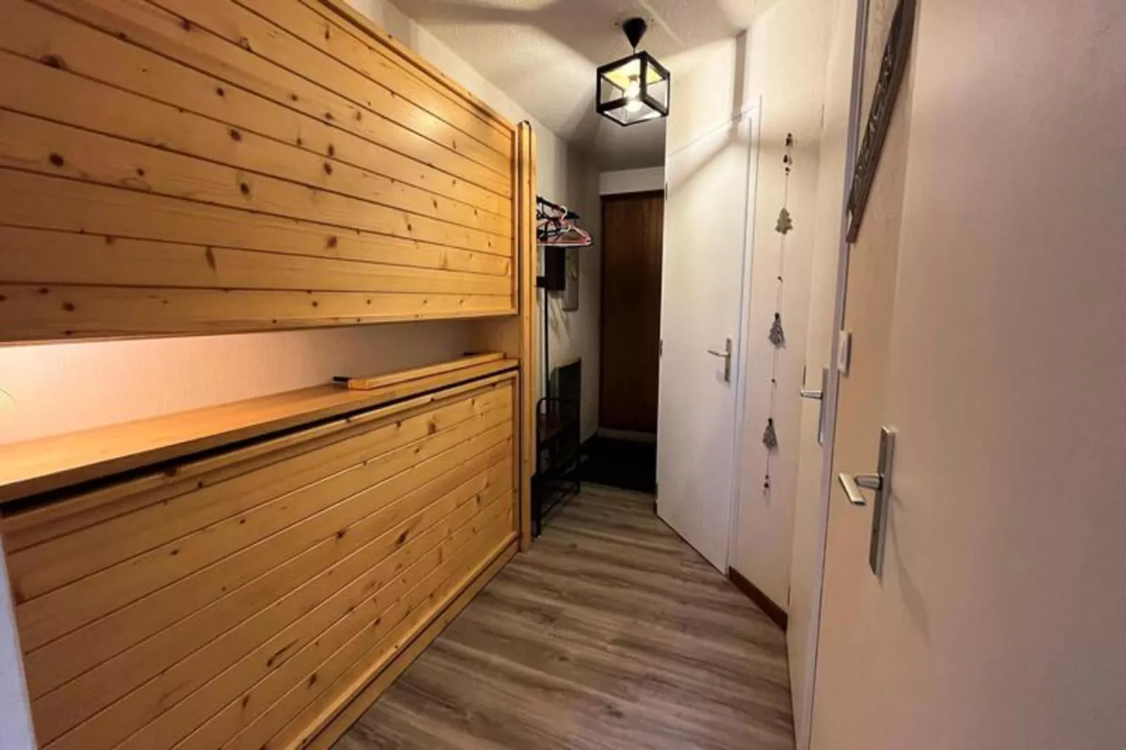 Résidence Les Perthuis-Uitzicht zomer