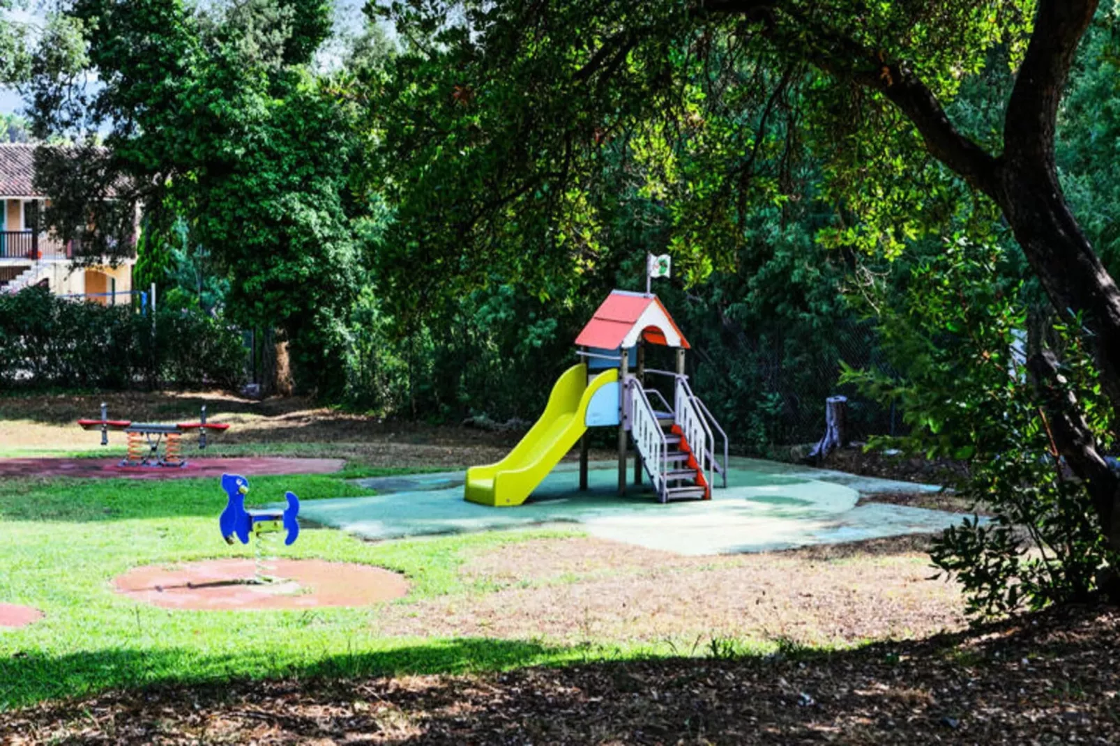 Résidence Les Parcs de Grimaud - maeva Home-Buitenkant zomer