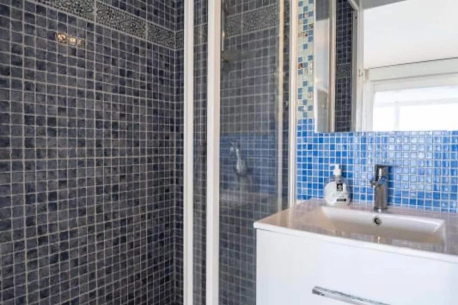 Villa Nora-Image-tags.