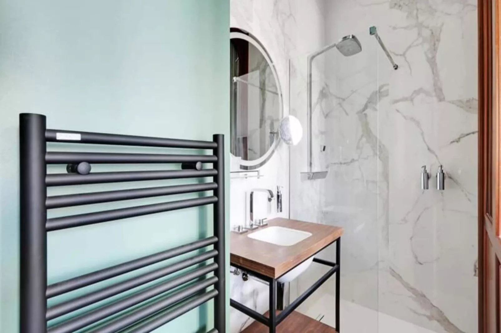 Maison Labruy&egrave;re - Suite Aviau-Buitenkant zomer