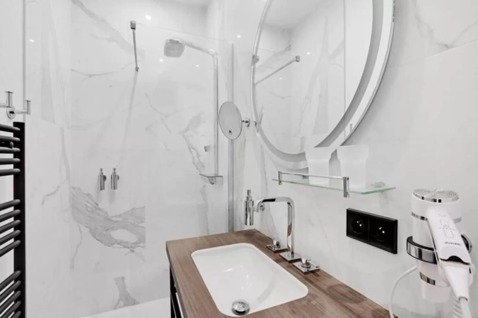 Maison Labruy&egrave;re - Familiale Aviau-Badkamer