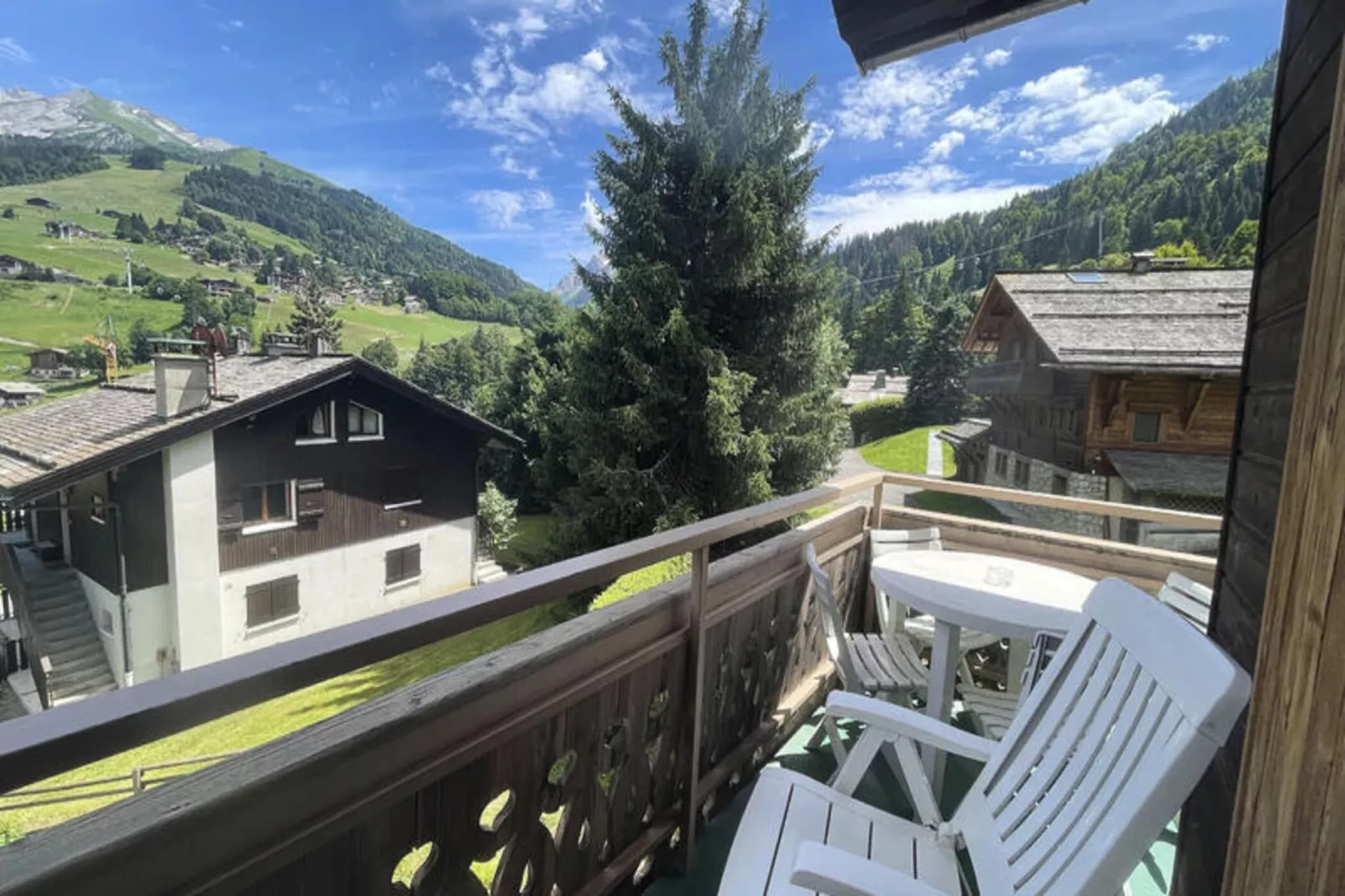 Appartements à La Clusaz-Buitenkant zomer