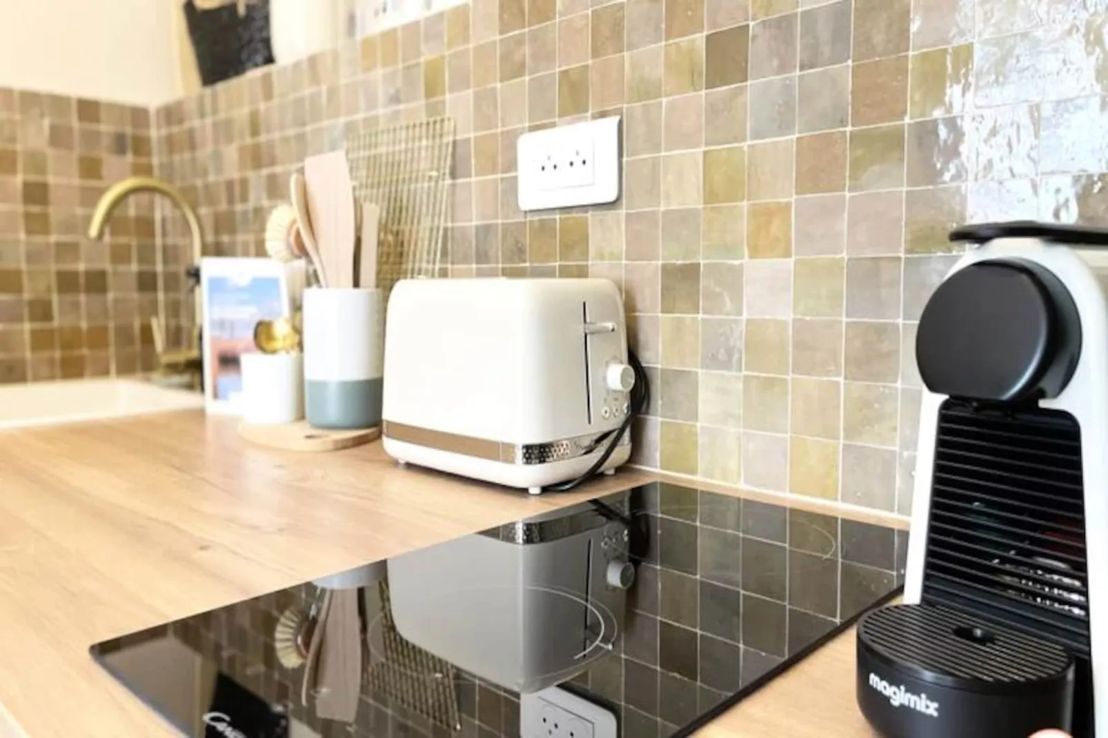 🌟 Le Crosne - Parking - Standing - Calme-Image-tags.