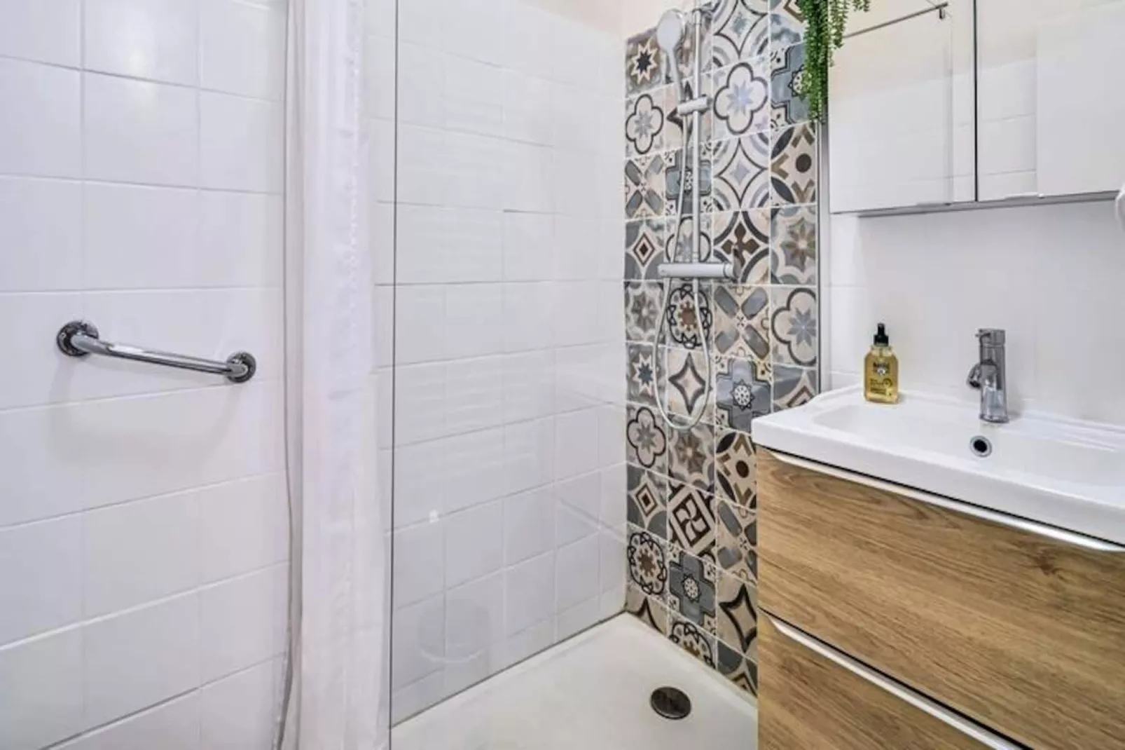 Appartement La Cigale | Les Nids De La Diane-Image-tags.