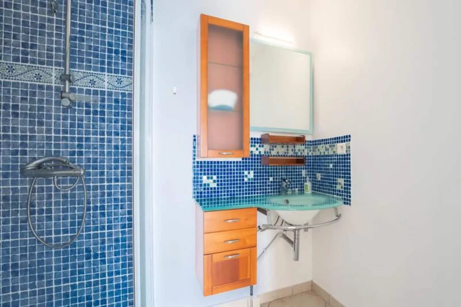 Villa Nora-Image-tags.