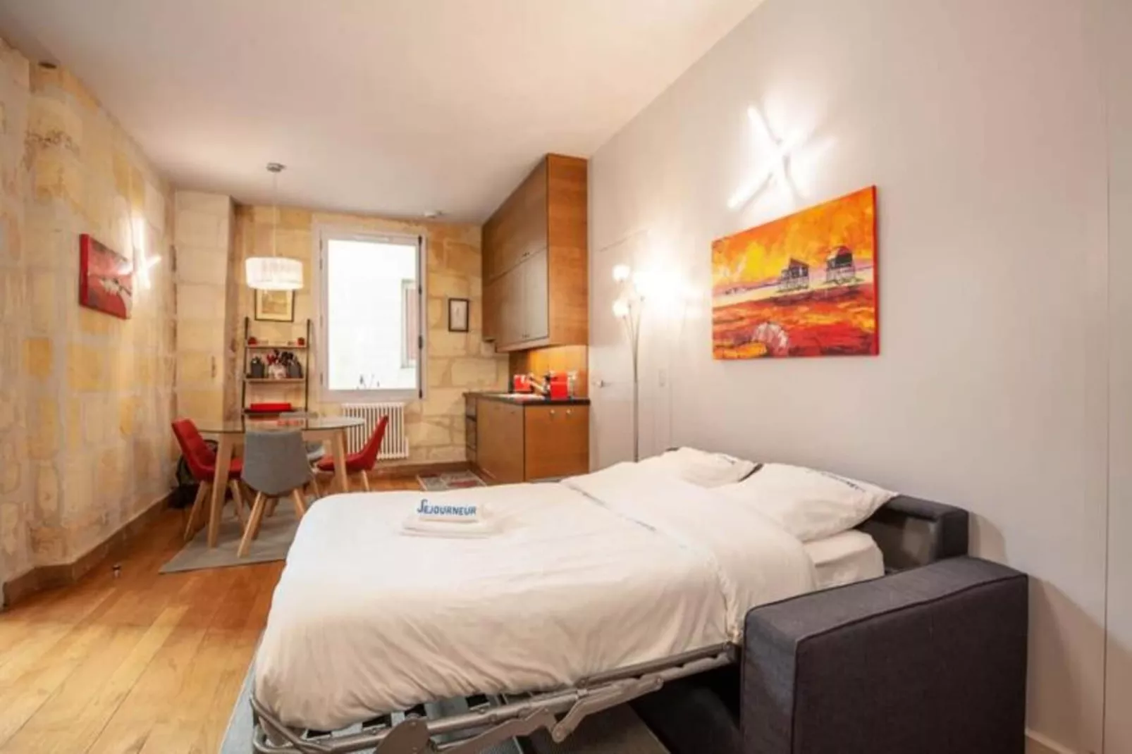 Superbe Appartement &agrave; La Belle Pierre Pour 4 Dans La Rue Des Antiquaires-Buitenkant zomer