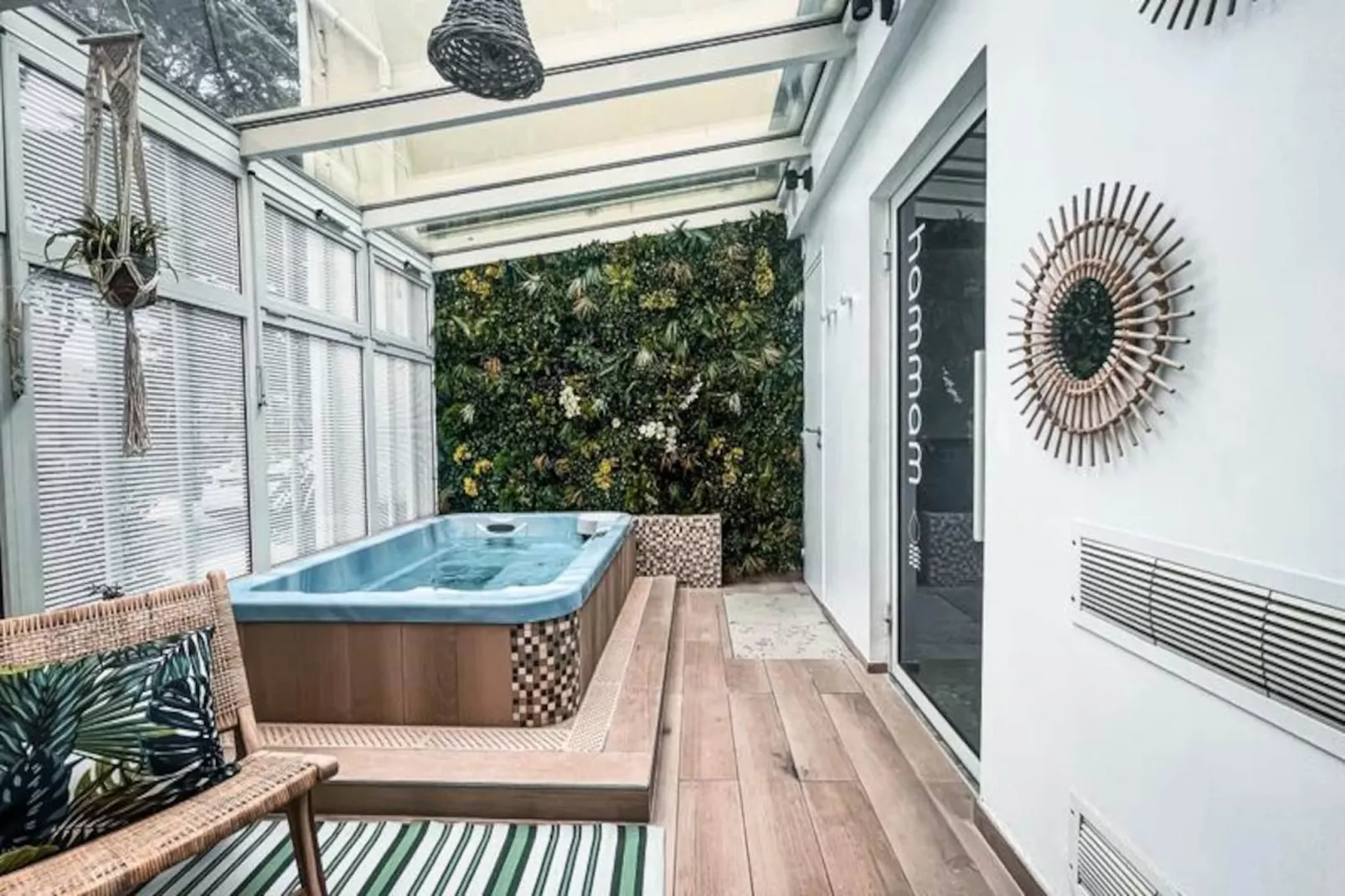 Maison R&eacute;gent & Spa - Un Si Bel Horizon-Image-tags.