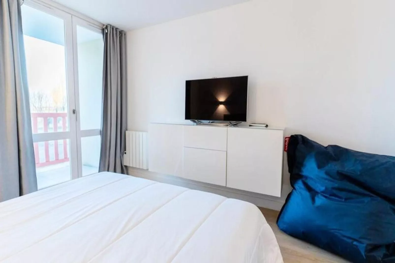 Résidence Sublime T2  Pour 4 Personnes, R&eacute;nov&eacute; Avec Piscine Tennis Parking Wifi-Slaapkamer