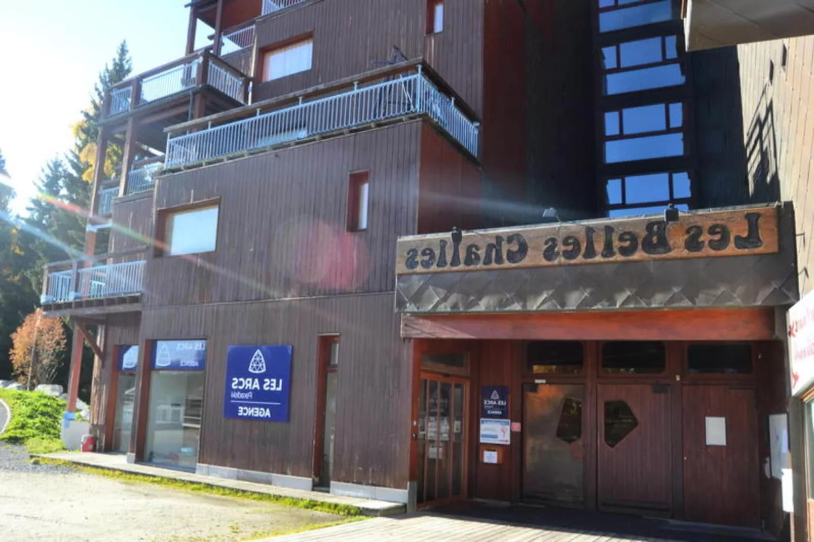 Résidence Belles Challes - Buitenkant zomer