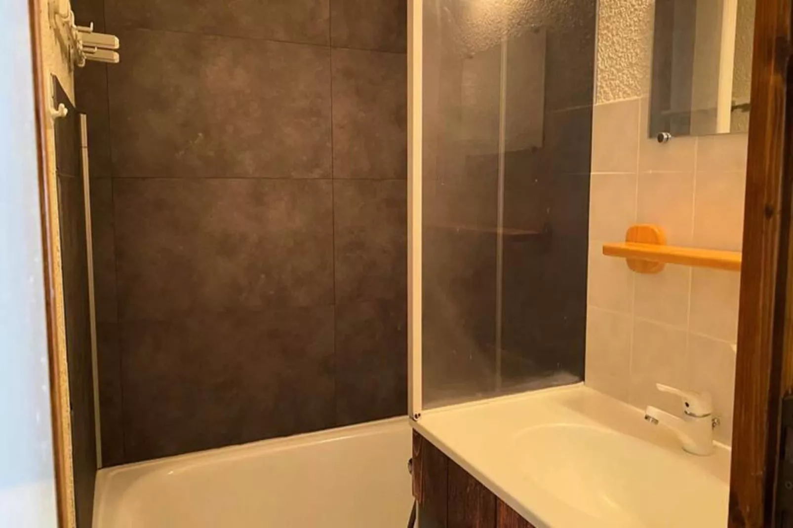 Résidence Les Campanules-Badkamer