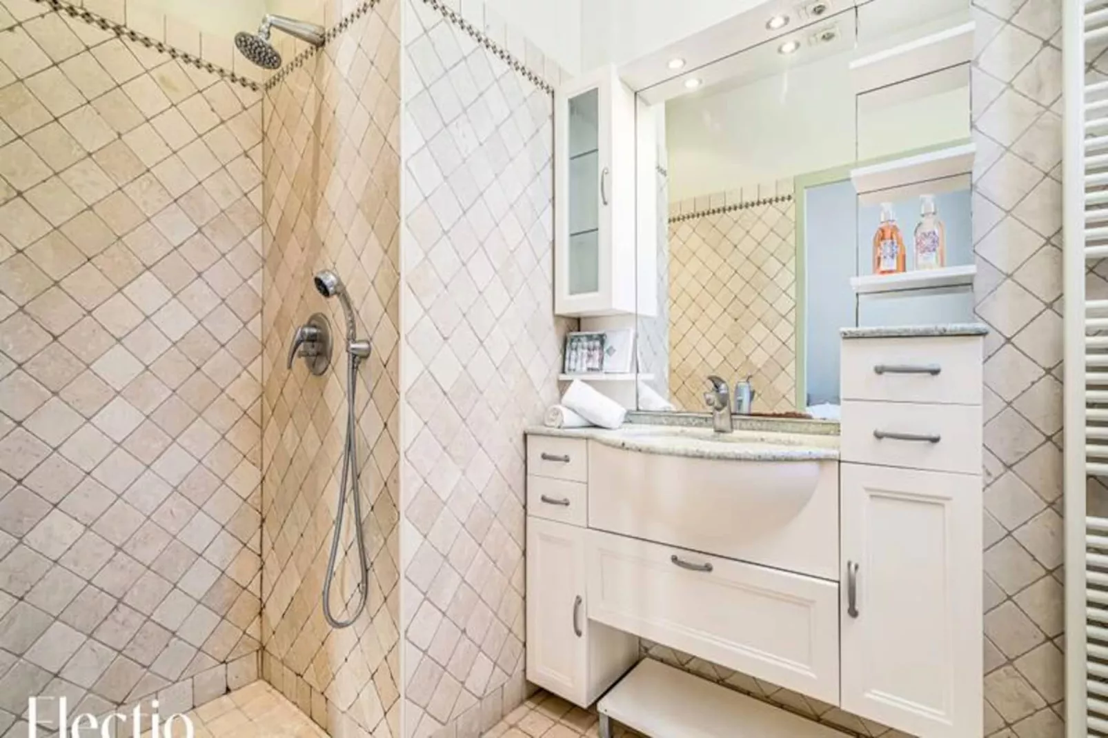 Grande Bastide | Domaine Tour Campanets-Image-tags.