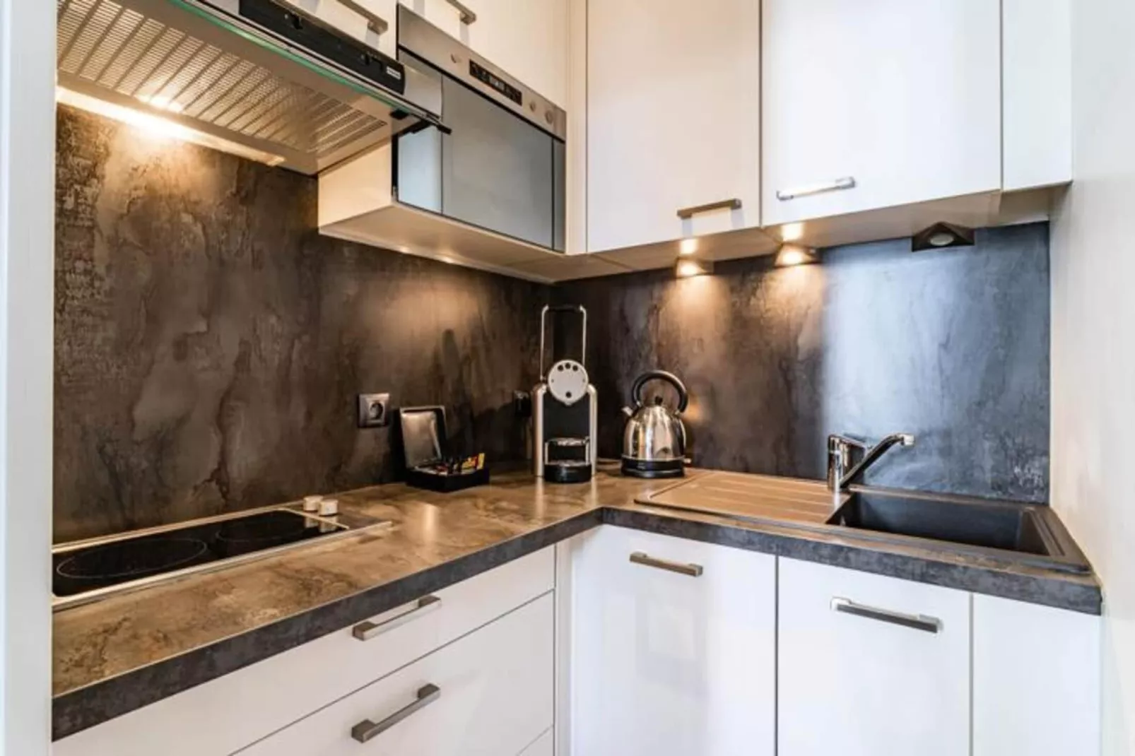 &eacute;l&eacute;gant Appartement Au C&oelig;ur Du Quartier Historique Saint-michel-Woonkamer