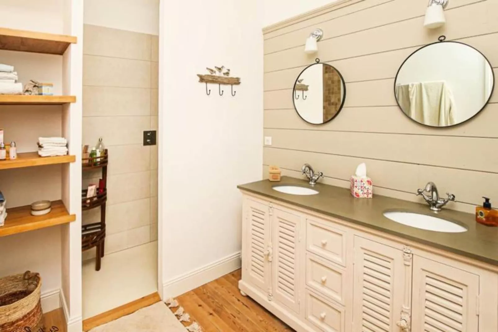 Villa Familiale R&eacute;nov&eacute;e &agrave; Arcachon &ndash; 6 Ch, 4 Sdb, Entre 8 &agrave; 10 Pers-Sfeer