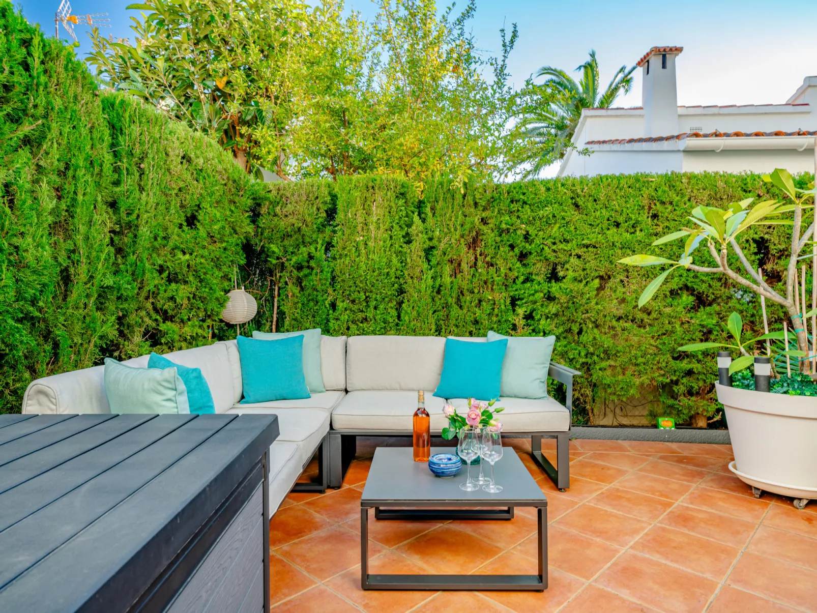 Residencia La Perla-Binnen