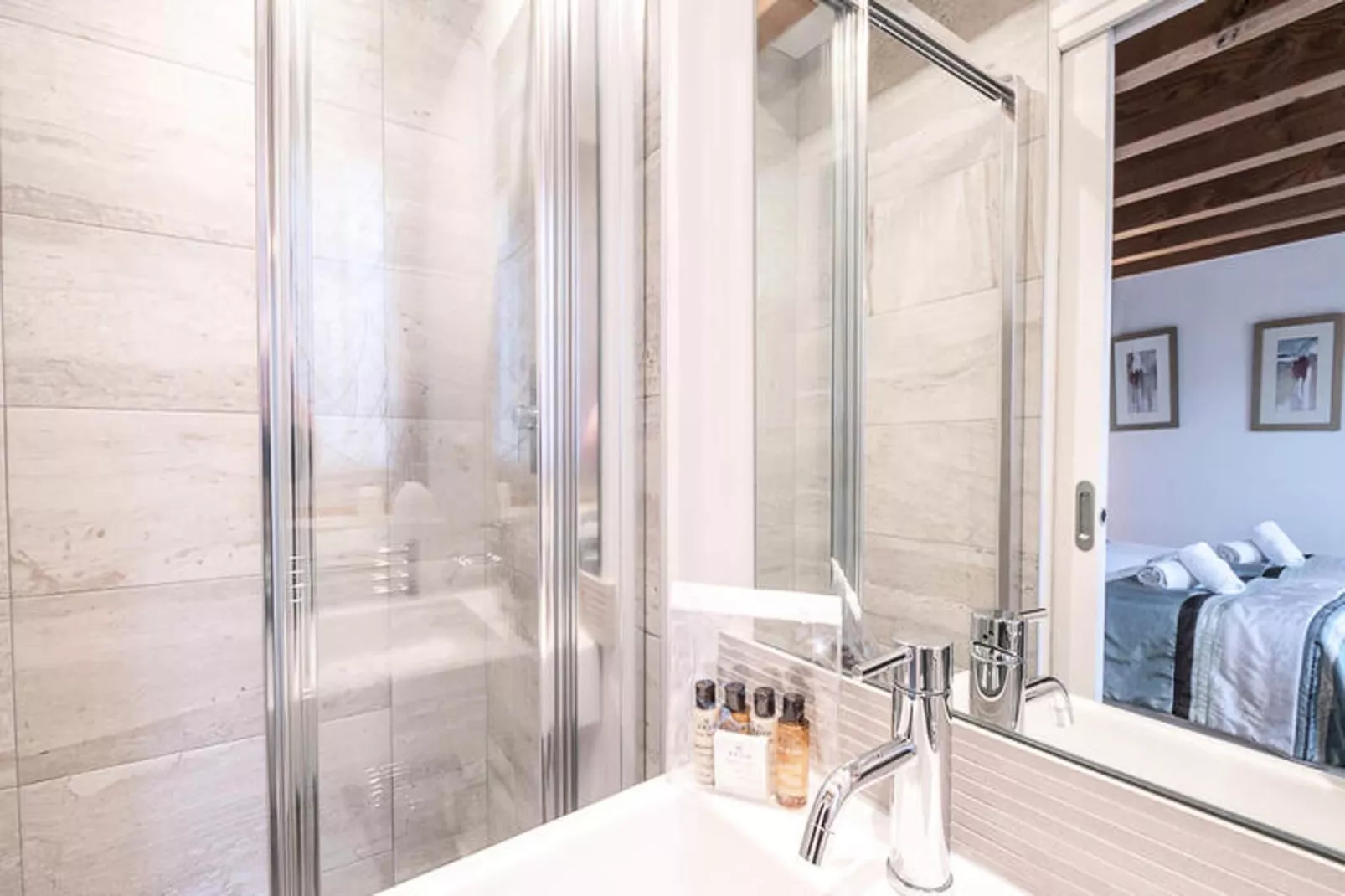 Résidence Gaia-Badkamer