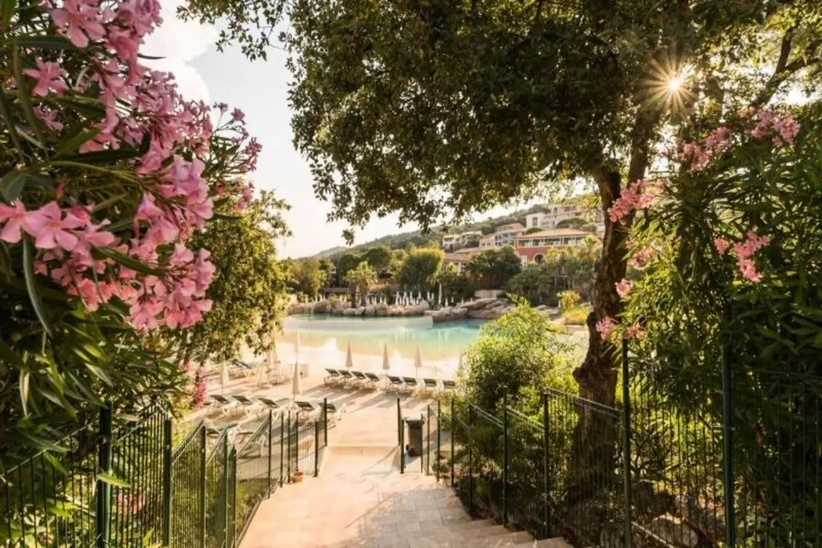 Les Appartements aux Restanques du Golfe de St Tropez - maeva Home-Buitenkant zomer