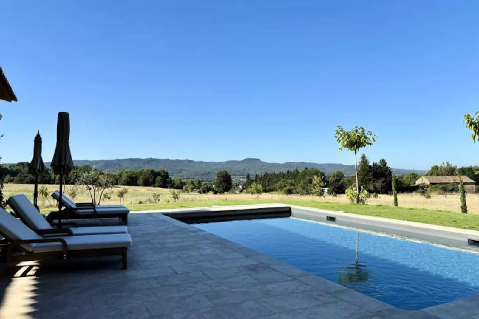 Mas Jas Du M&eacute;ou, Une &eacute;vasion Proven&ccedil;ale-Image-tags.