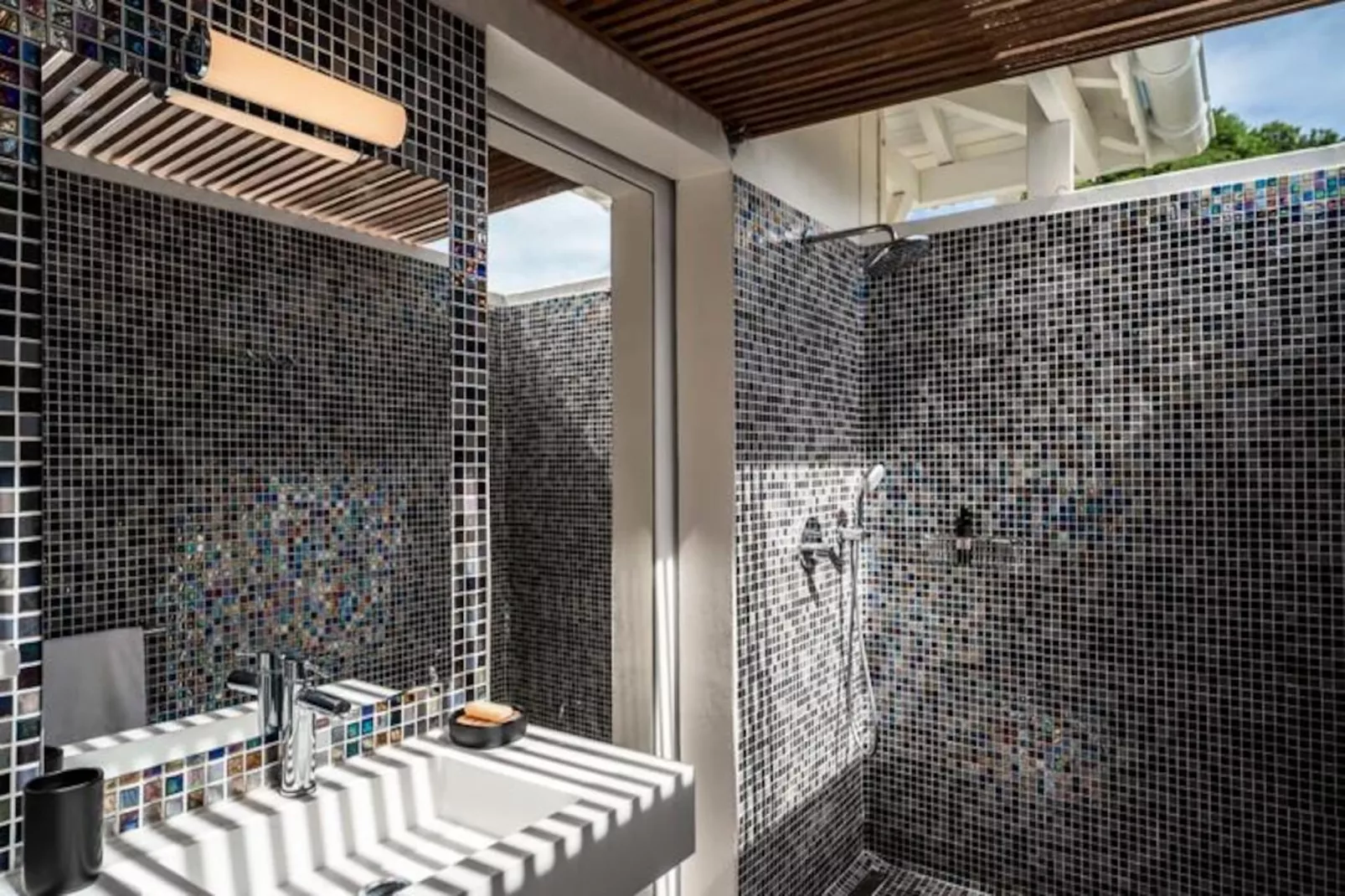 Villa Rackam-Image-tags.