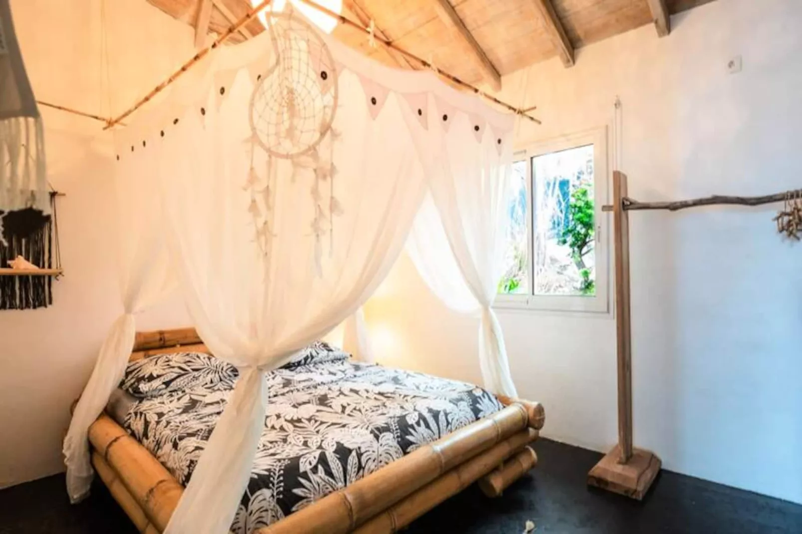 Villa Lakaz-Image-tags.