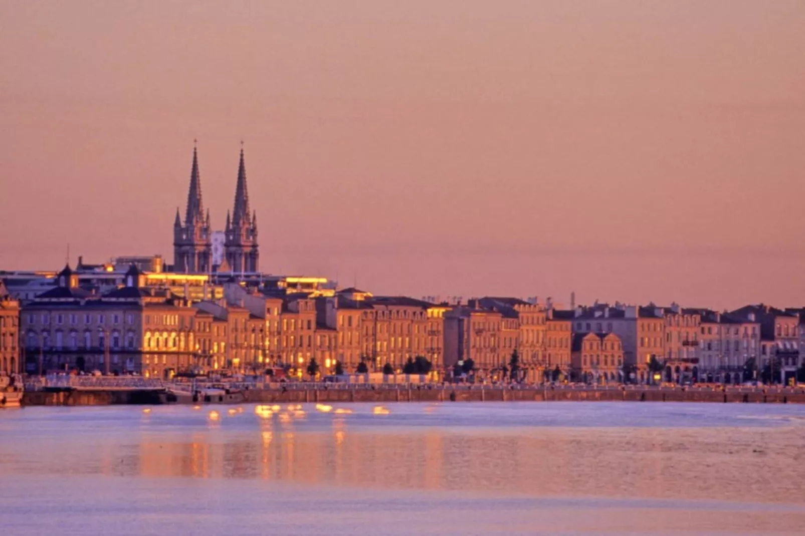 Magnifique Appartement 2 Chambres Avec Vue Sur La Garonne-Gebieden zomer 5km