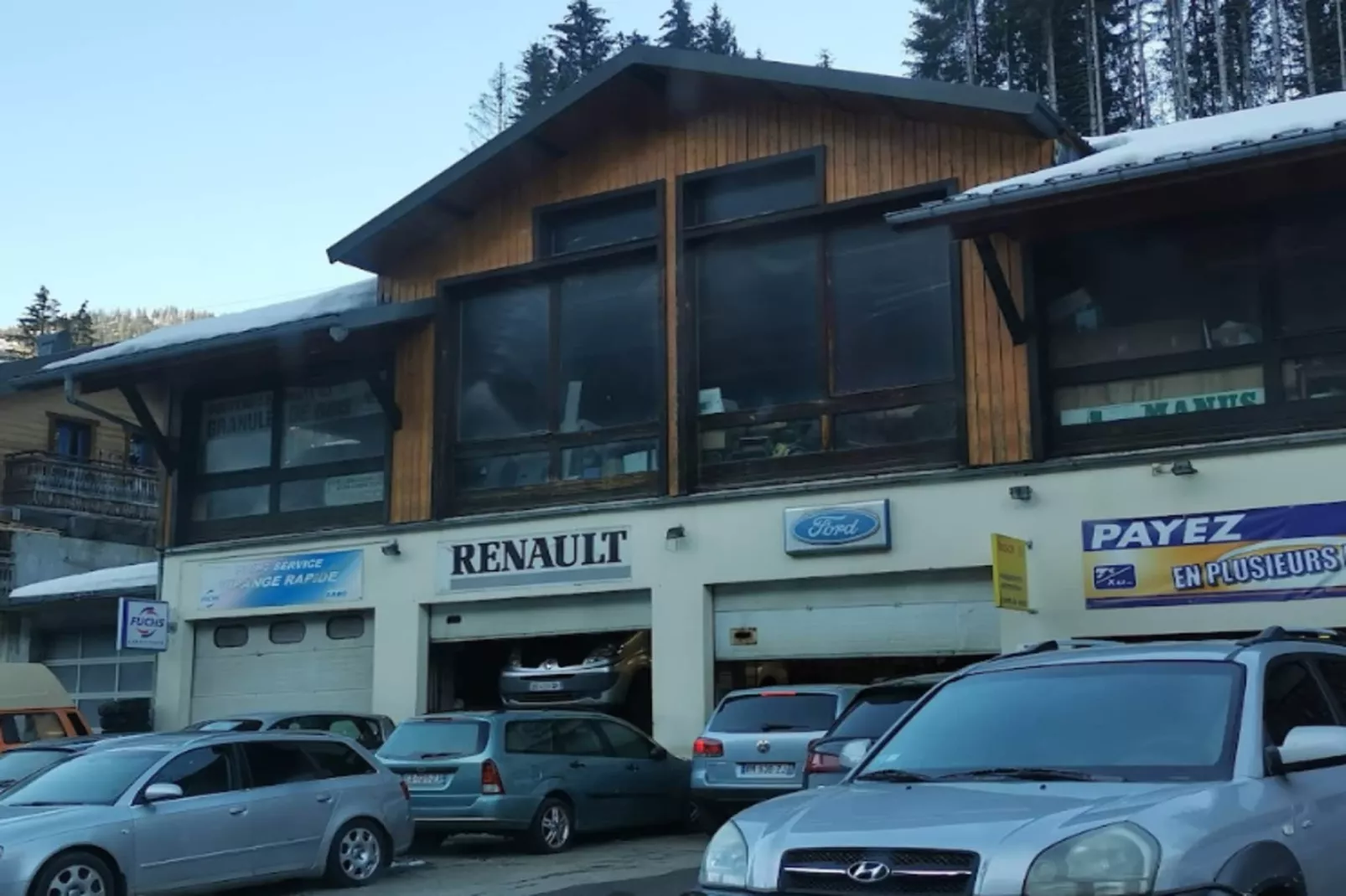 Résidence Le Perce-neige-Buitenkant zomer