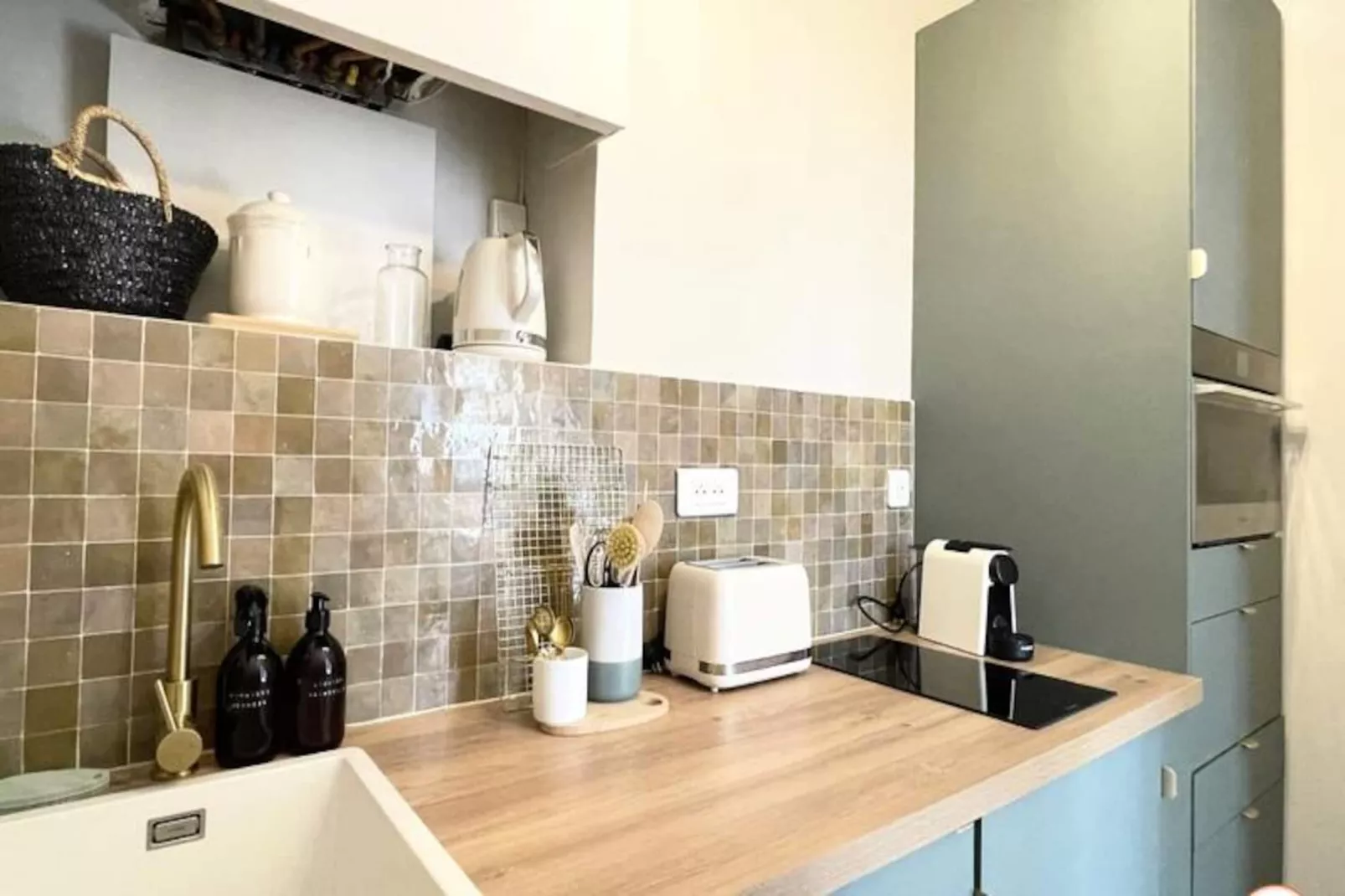 🌟 Le Crosne - Parking - Standing - Calme-Image-tags.