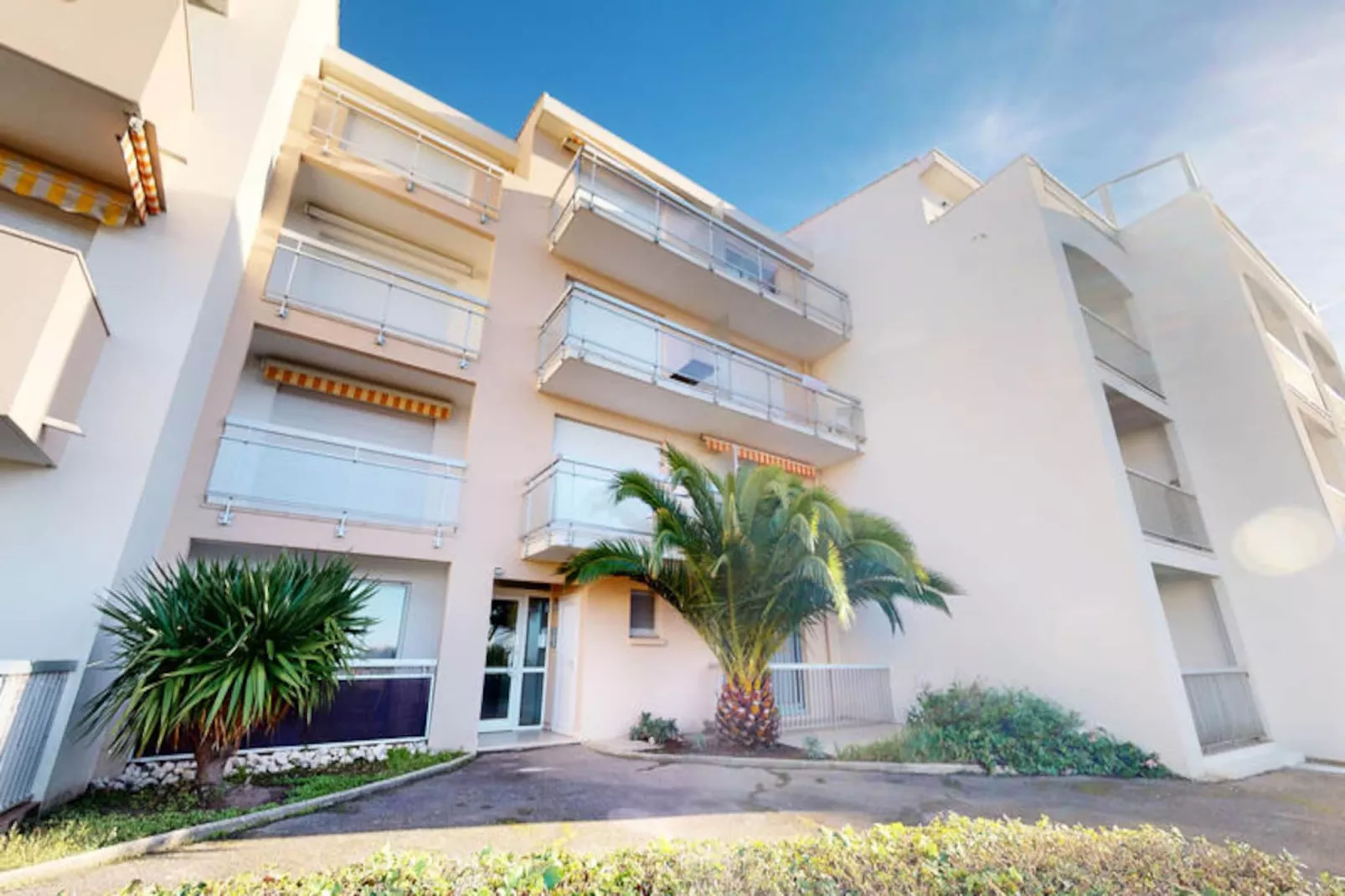 Appartements à Saint-Gilles-Croix-de-Vie-Image-tags.