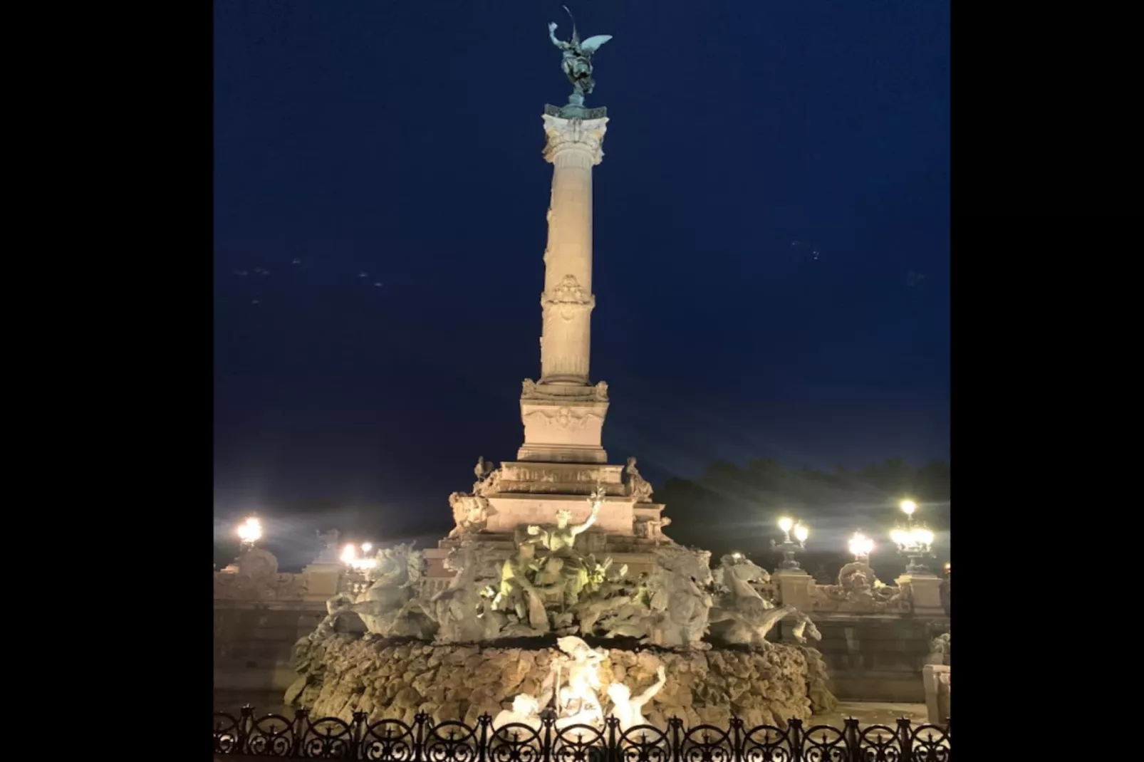 Appartement De Haut Standing Pour 6 Situ&eacute; Au Coeur Du Centre Historique-Gebieden zomer 5km
