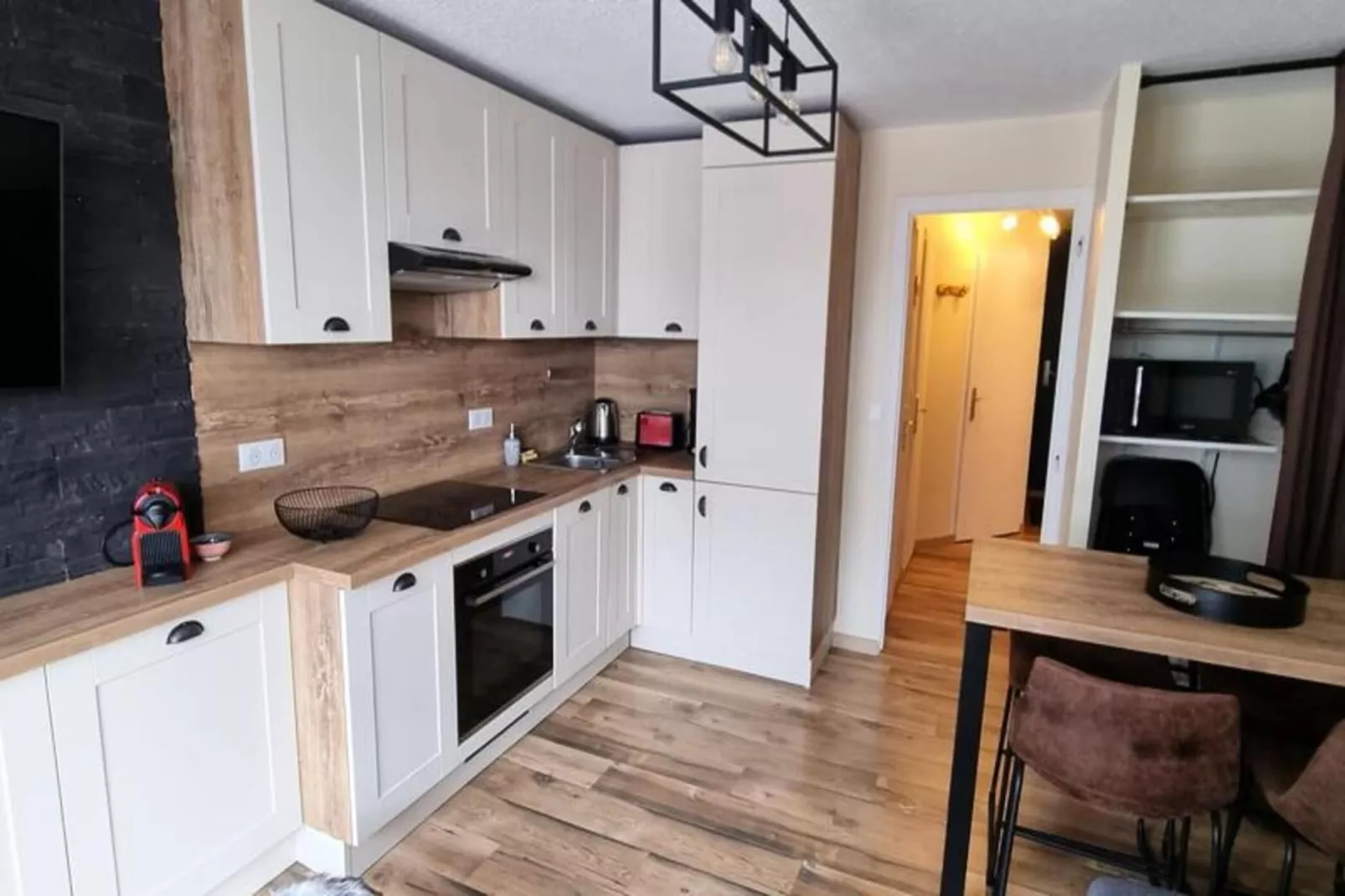 Résidence Les Perthuis-Buitenkant zomer