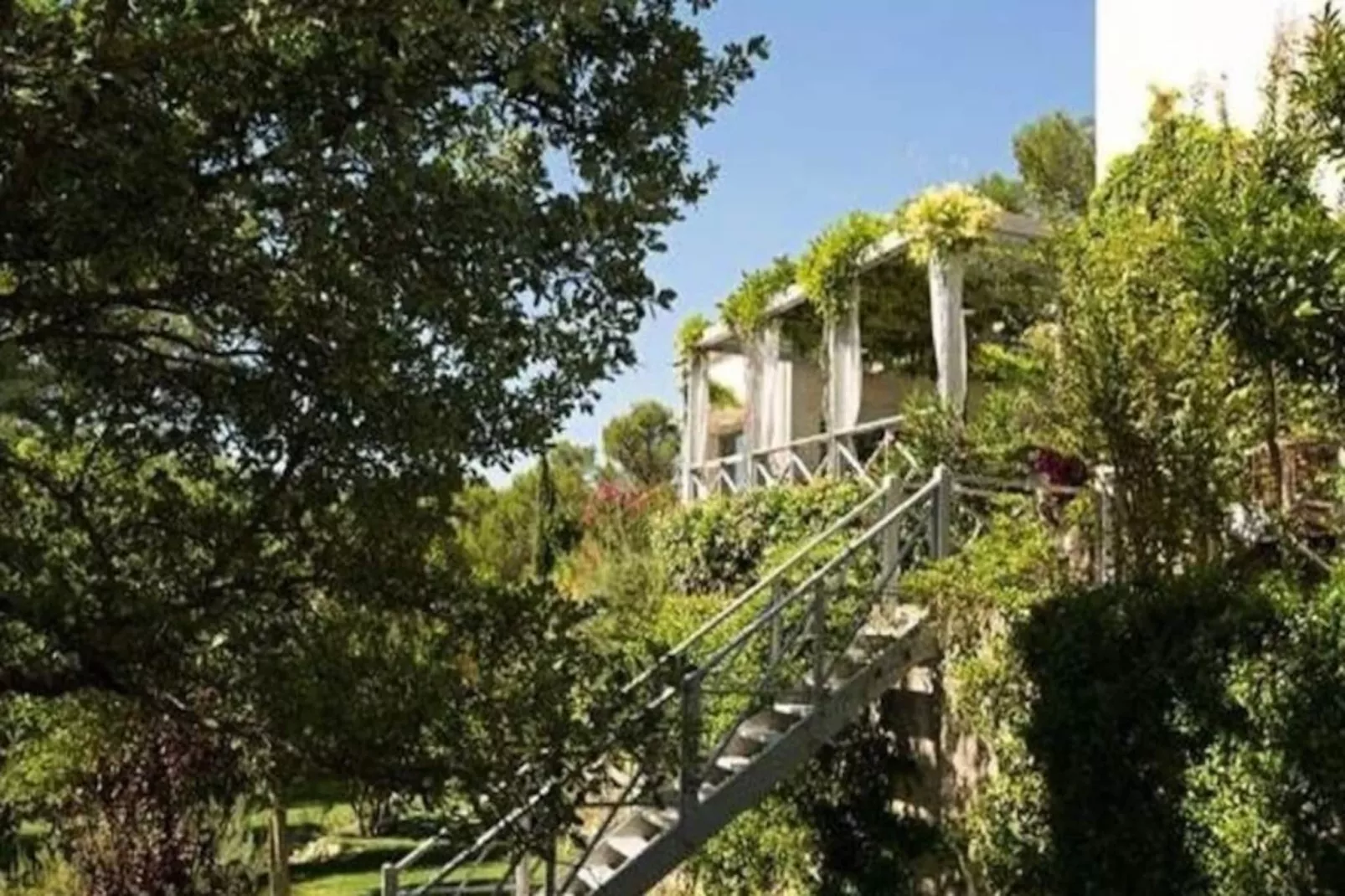 Superbe Villa Avec Vue, Entre Aix En Provence Et Luberon-Image-tags.