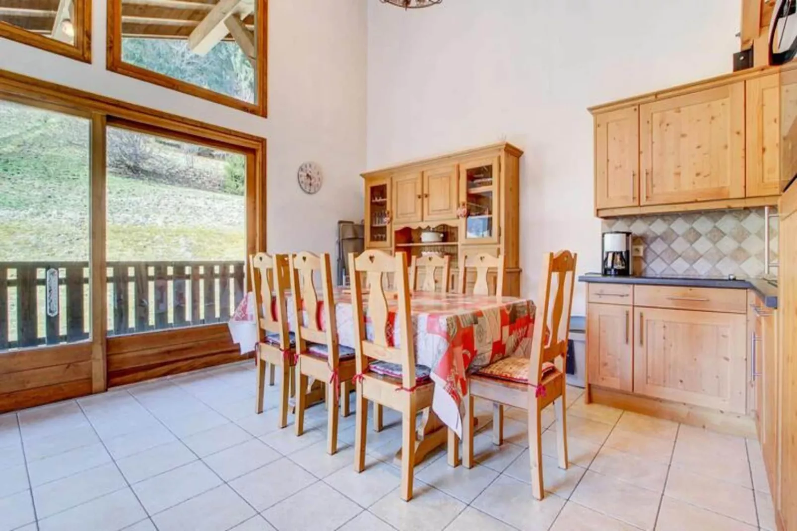 Résidence Les Cesaries - Buitenkant zomer