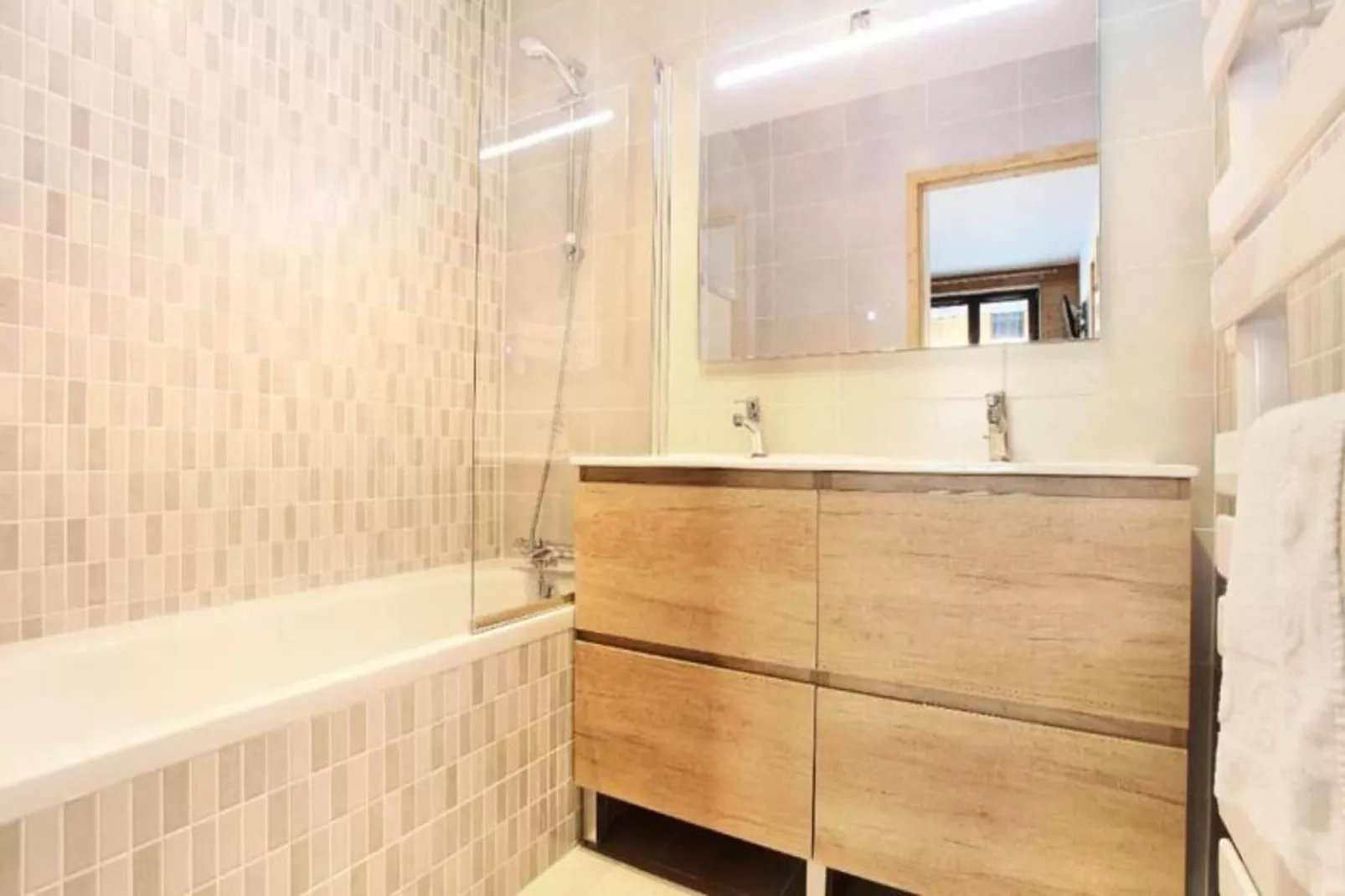 Résidence Prestige Odalys Mendi Alde****-Badkamer