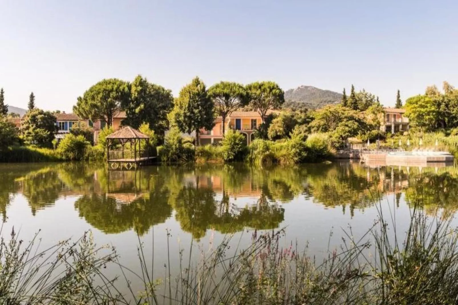 Les Appartements aux Restanques du Golfe de St Tropez - maeva Home-Buitenkant zomer