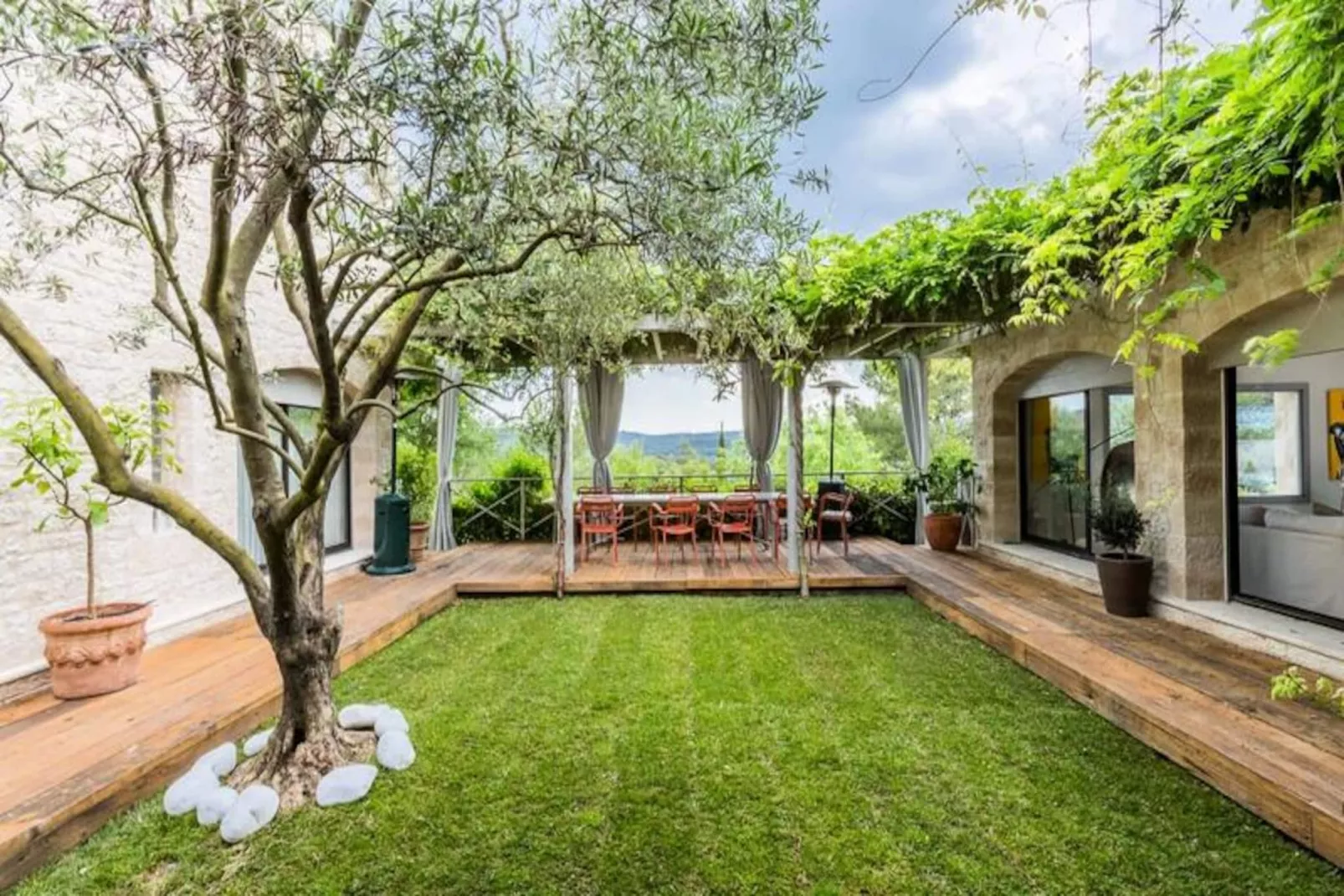 Superbe Villa Avec Vue, Entre Aix En Provence Et Luberon-Image-tags.