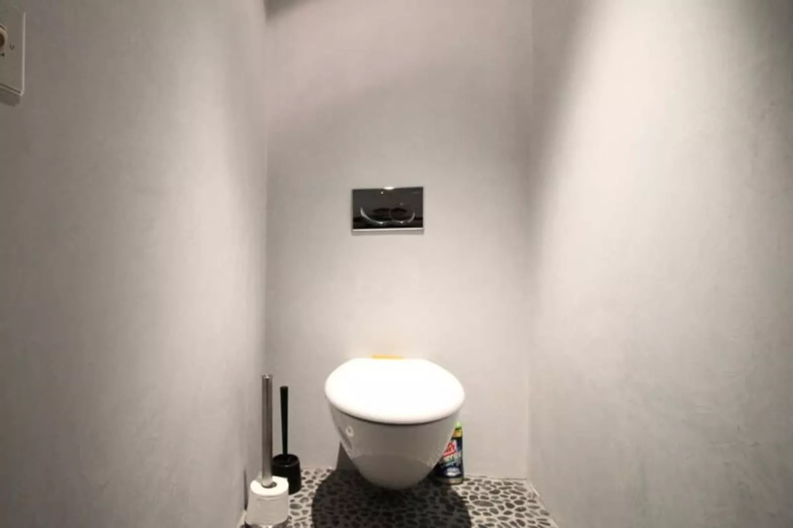 Superbe Appartement &agrave; La Belle Pierre Pour 4 Dans La Rue Des Antiquaires-Buitenkant zomer