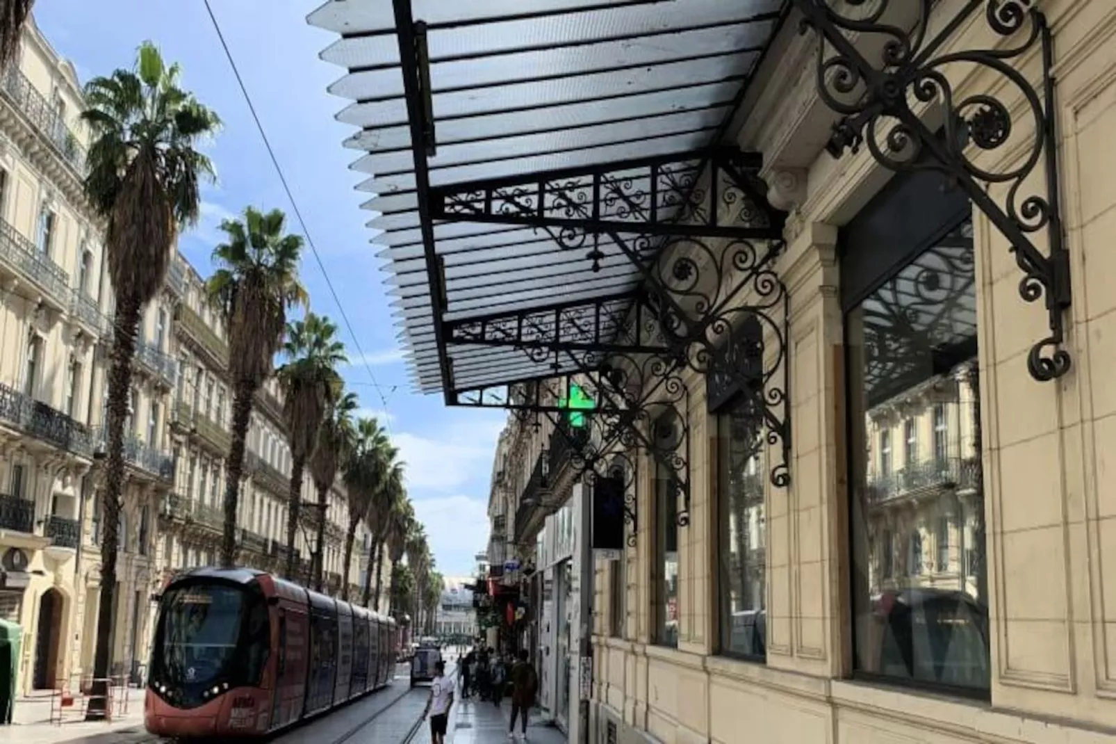 Les Toits De L'argenterie-Image-tags.