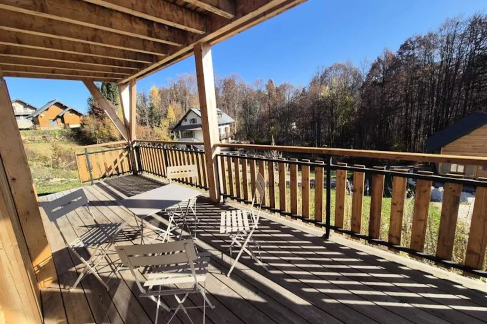 Chalet Cozy Au C&oelig;ur De La F&eacute;claz : S&eacute;jour Authentique Et Proche Des Pistes-Image-tags.