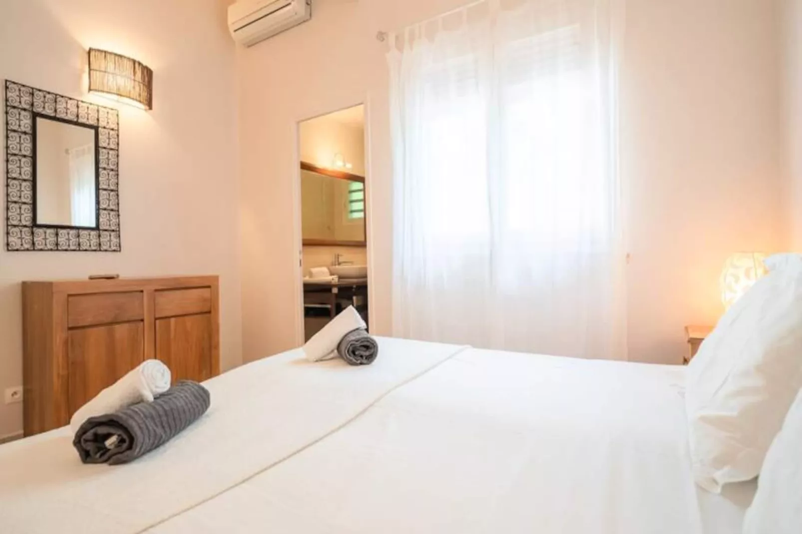 Villa Gwada-Image-tags.