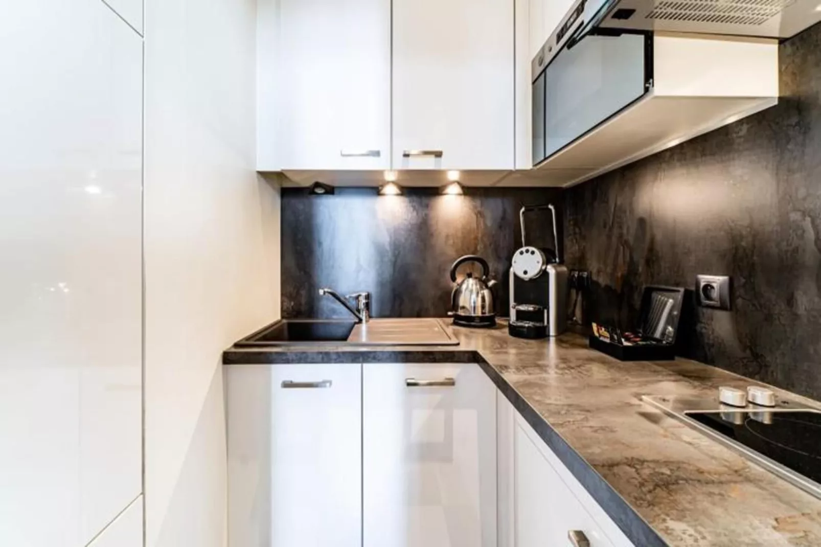 &eacute;l&eacute;gant Appartement Au C&oelig;ur Du Quartier Historique Saint-michel-Woonkamer