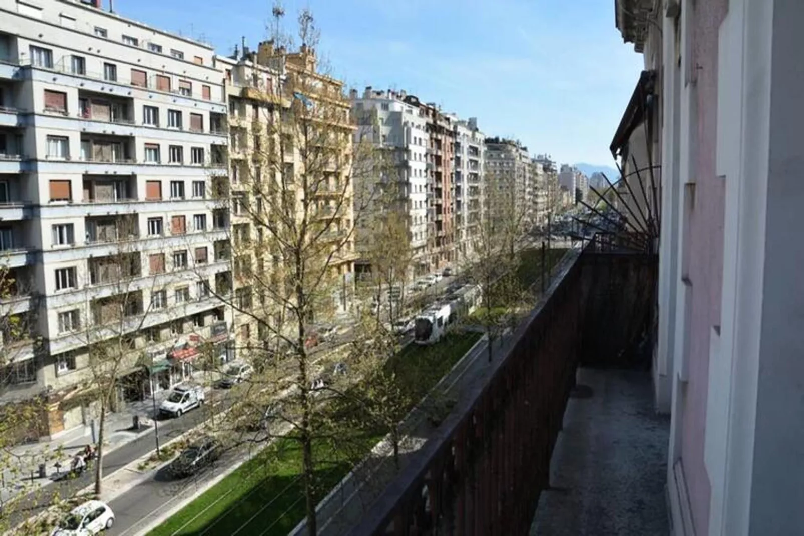 | Le Jaur&egrave;s 🍊| T2 Tout &eacute;quip&eacute; | Balcon, Wifi-Buitenkant zomer