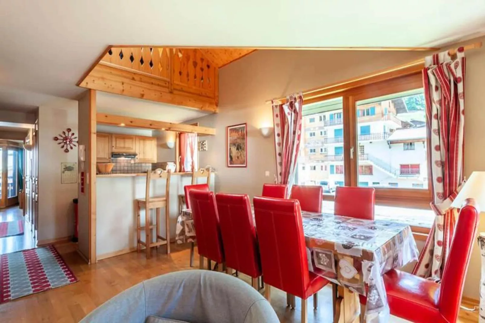 Résidence La  Ploche-Uitzicht zomer