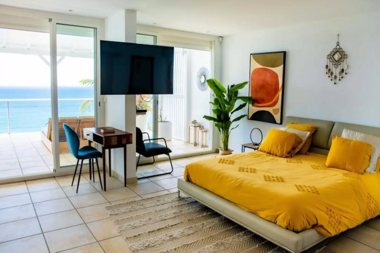 Villa Summer Forever-Image-tags.