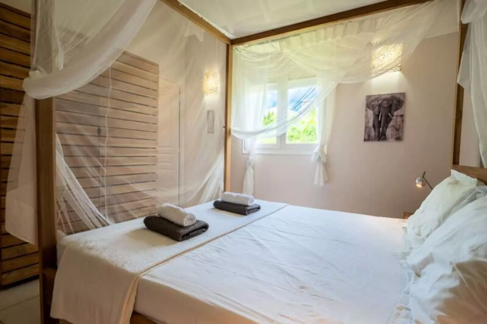 Villa Gwada-Image-tags.