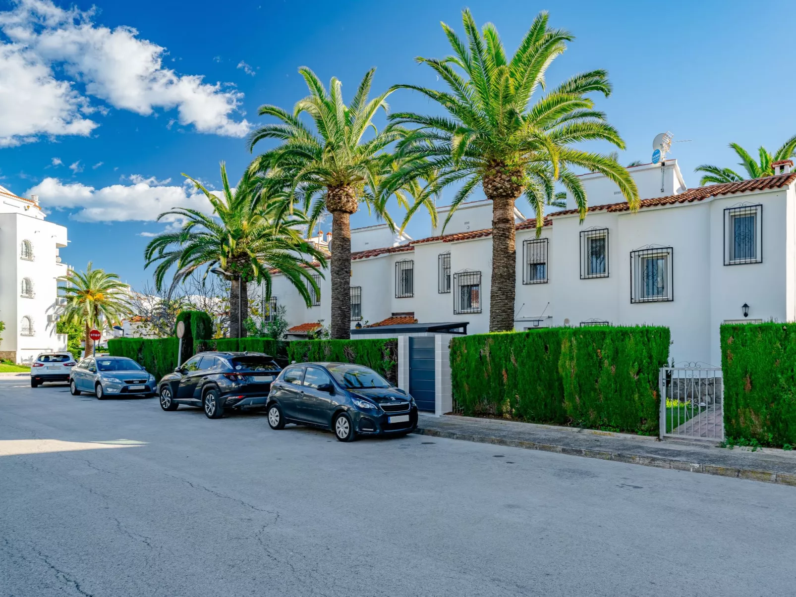 Residencia La Perla-Buiten